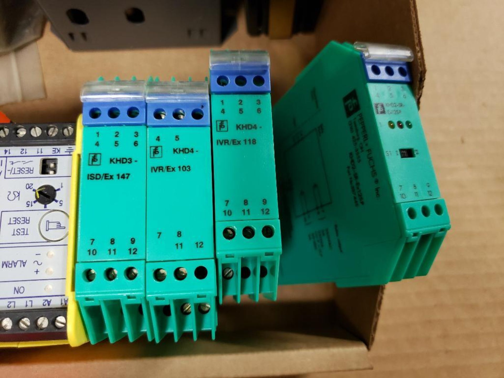 Assorted electrical relay, panel meter, process controller. Sencon, Omega, Shunk. - Image 5 of 9