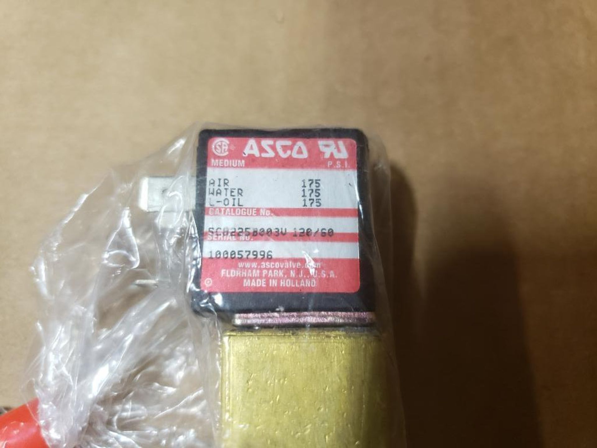 Qty 19 - ASCO SC8225B003V 120/60 solenoid valve. 175psi air/water/l-oil. New in package. - Image 2 of 2