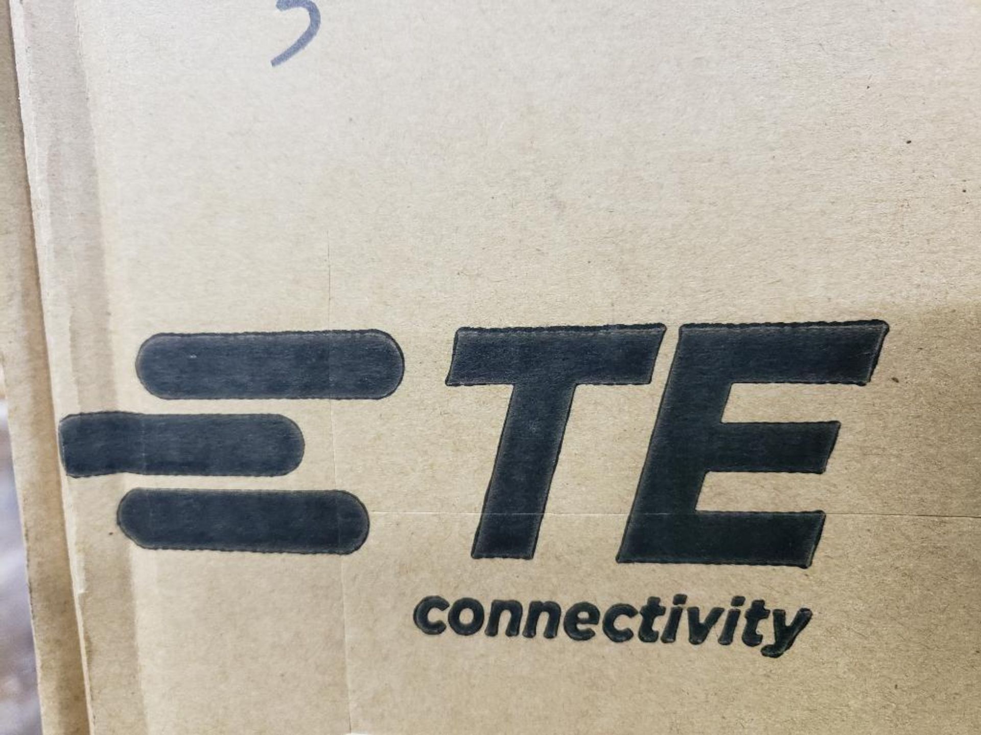 Qty 9000 - TE Connectivity part number 2213629-2. (4 bulk boxes of 9 reels) - Image 3 of 10