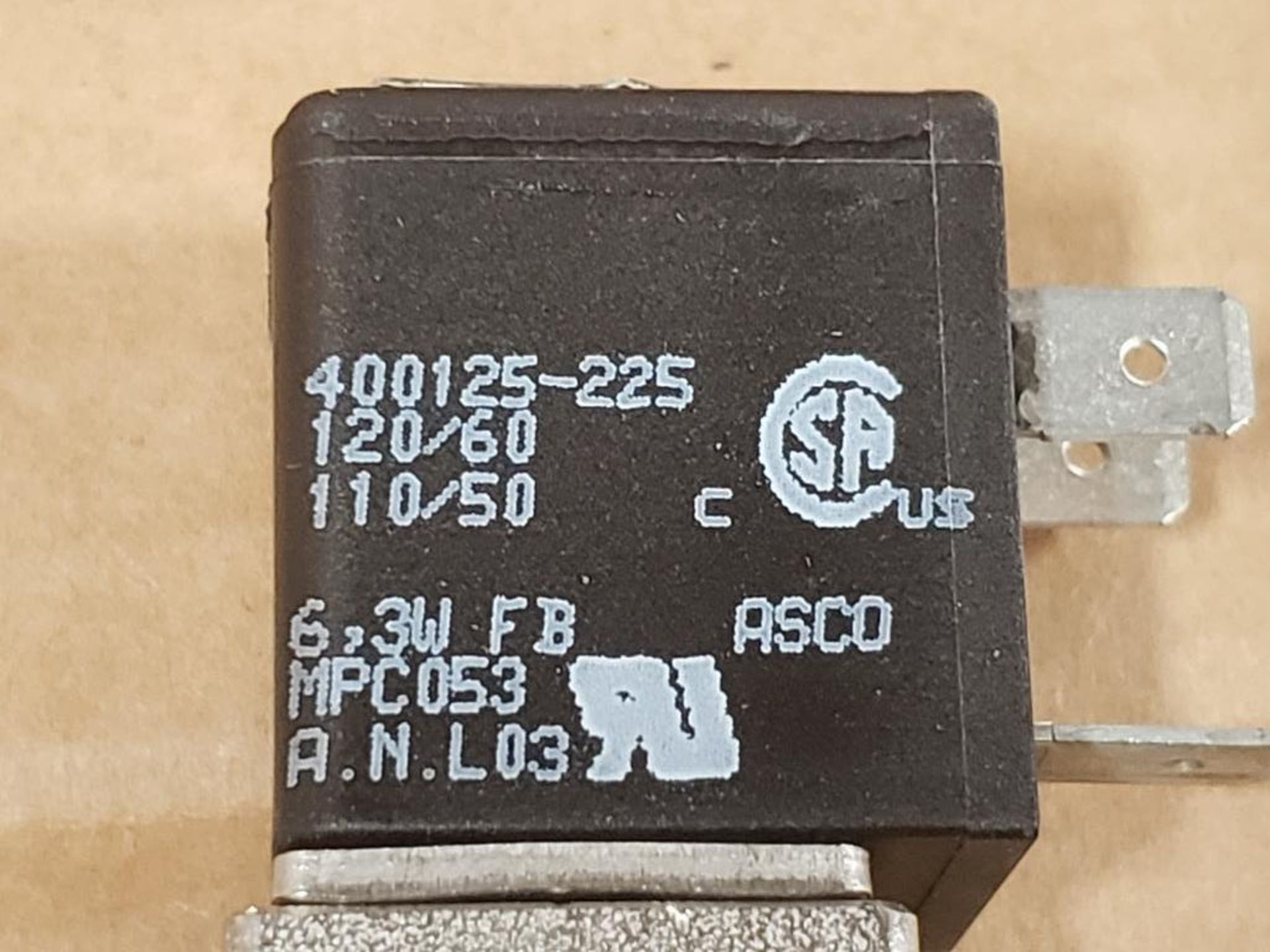 Qty 21 - ASCO SC8325B032V 120/60 solenoid valve. 55psi air/ 55 water / 55 l-oil. New in package. - Image 4 of 4