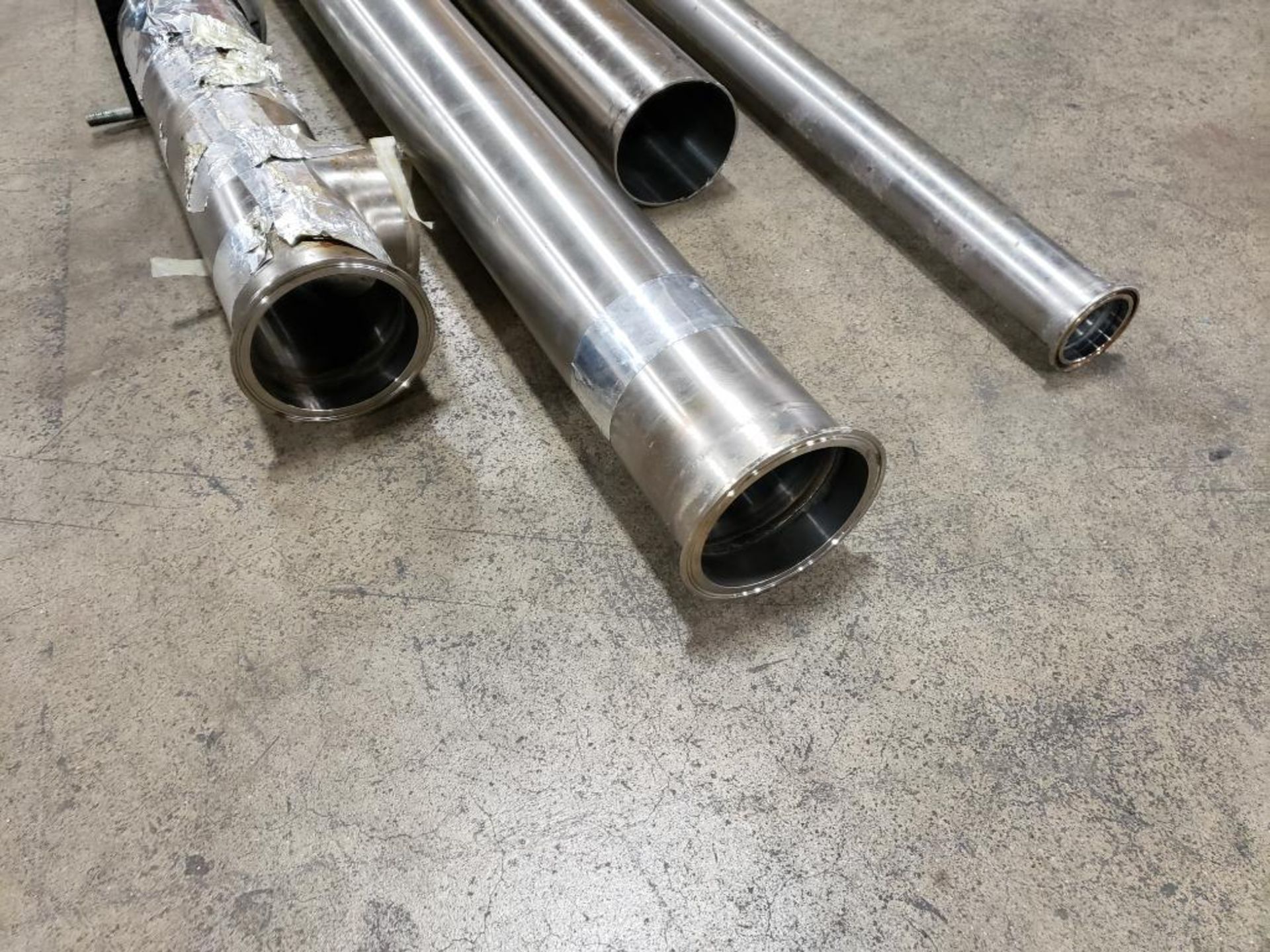 2.5 inch and 4 inch - stainless food grade pipe in assorted lengths. - Image 4 of 13