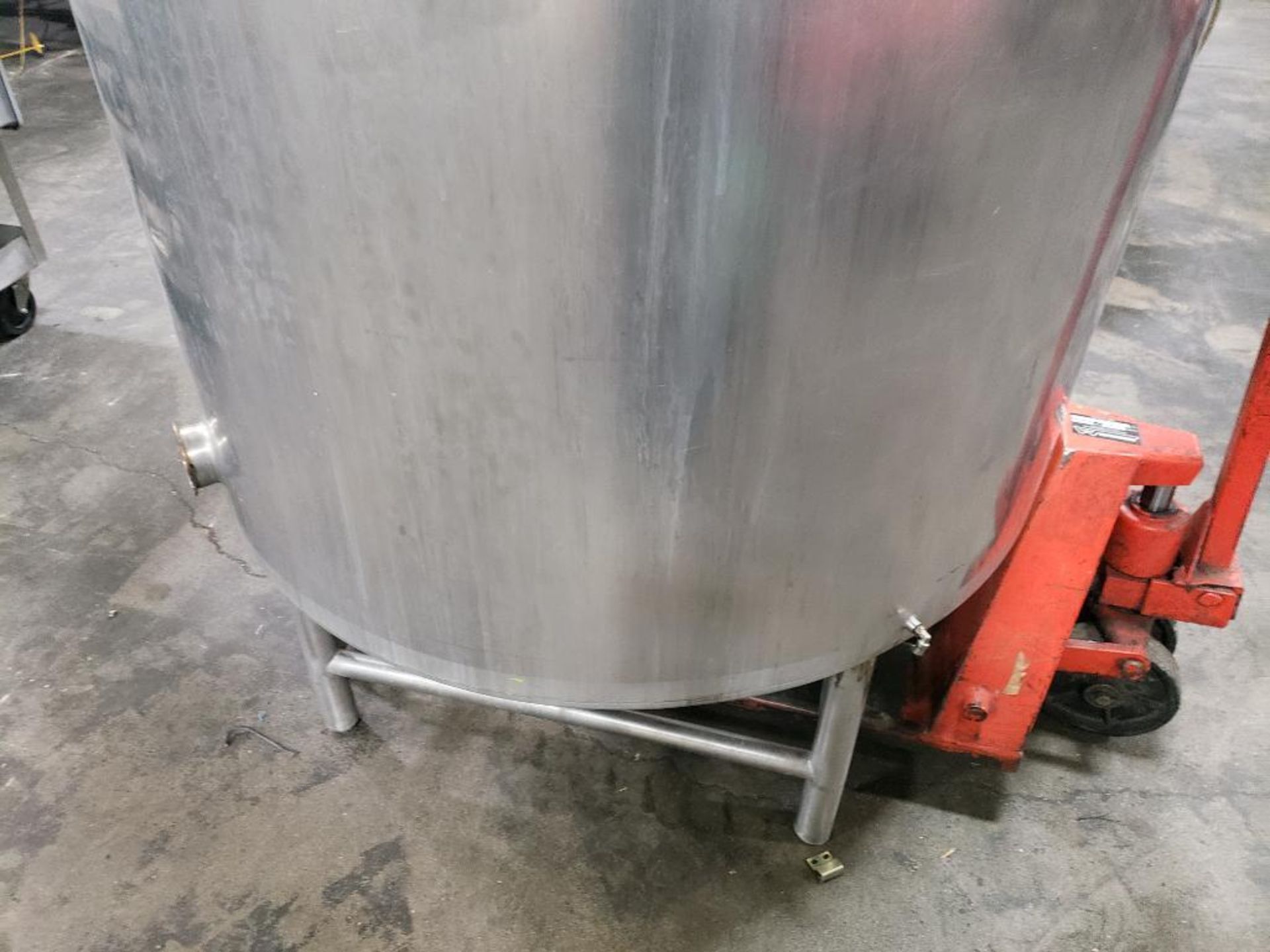 Approx 350 gallon Stainless steel holding tank. Approx dimensions 47in wide by 48in tall. - Image 3 of 12