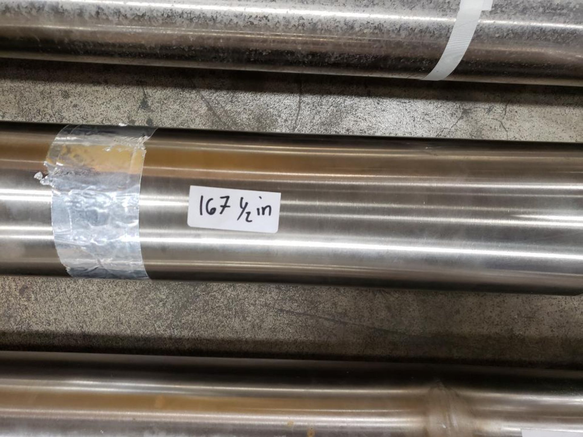 2.5 inch and 4 inch - stainless food grade pipe in assorted lengths. - Image 9 of 13