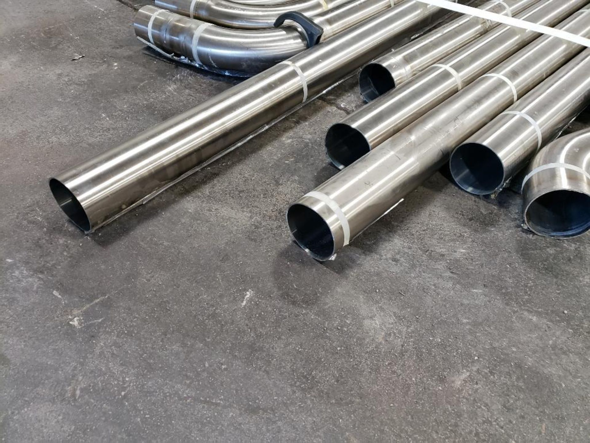 4 inch - Approx 83 feet total of 4in stainless food grade pipe in assorted lengths. - Image 3 of 14