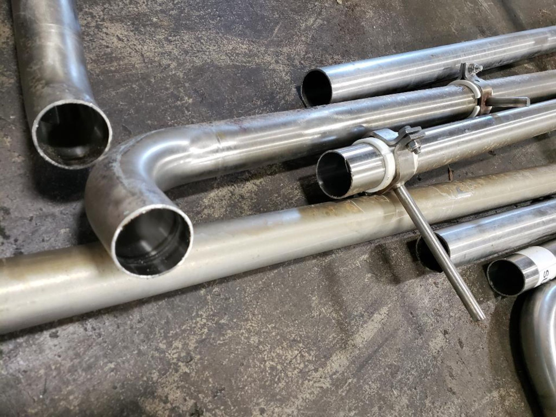 2 inch - Approx 89 total feet of 2in stainless food grade pipe in assorted lengths. - Image 3 of 8