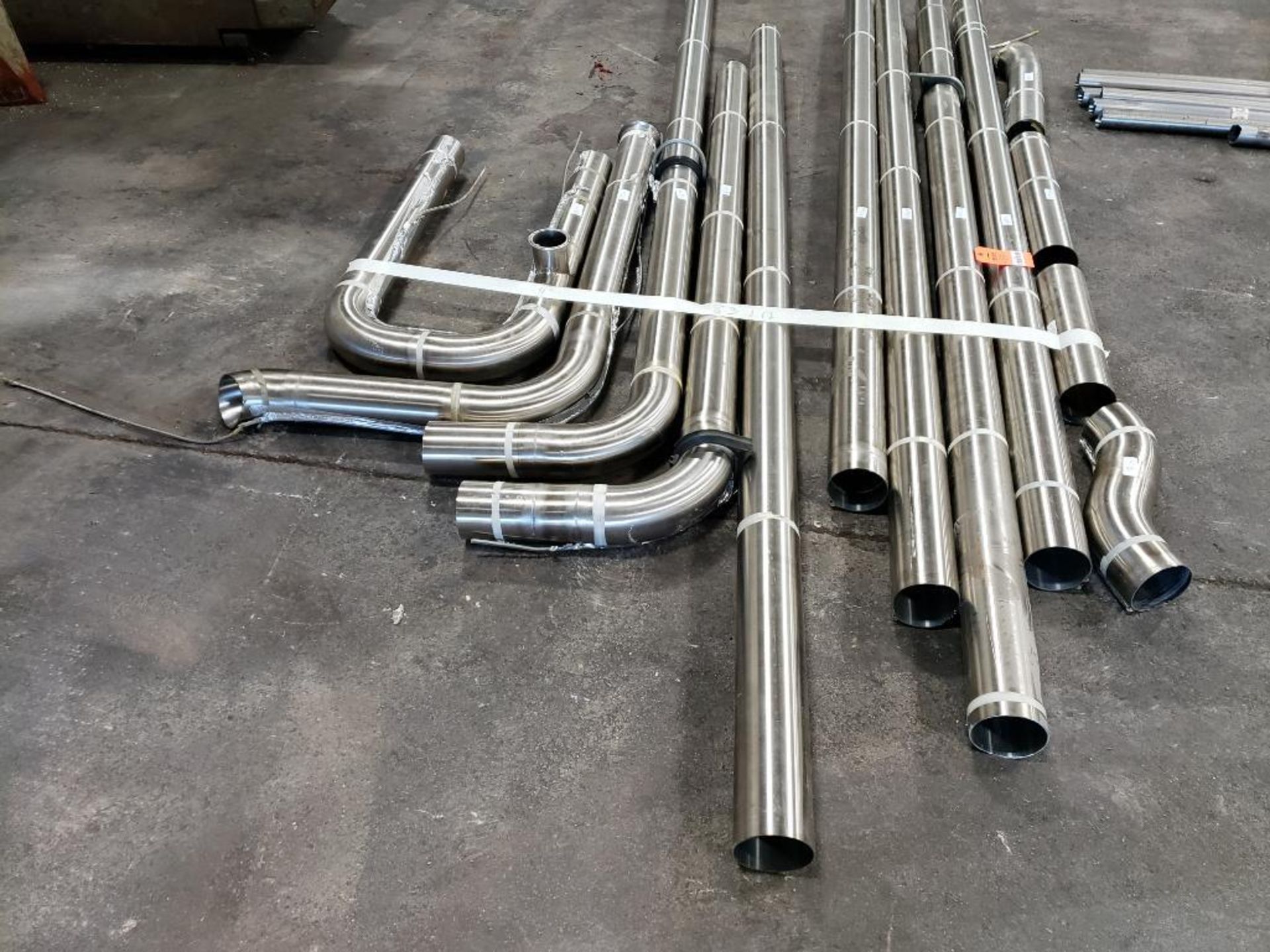 4 inch - Approx 83 feet total of 4in stainless food grade pipe in assorted lengths. - Image 4 of 14