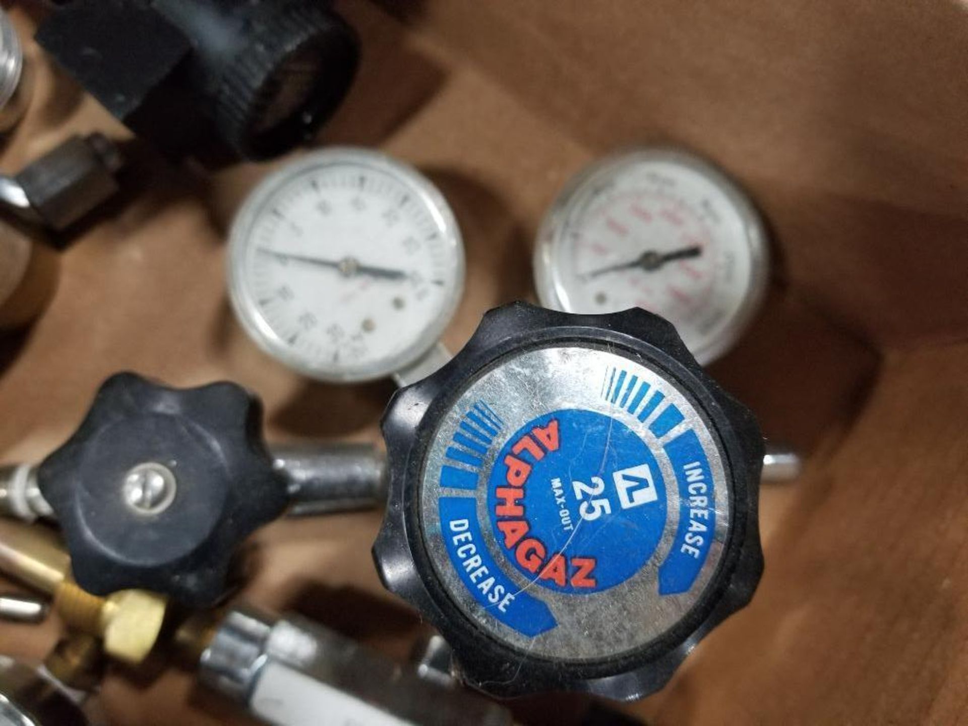 Assorted air/gas/pressure gauges. - Image 10 of 18