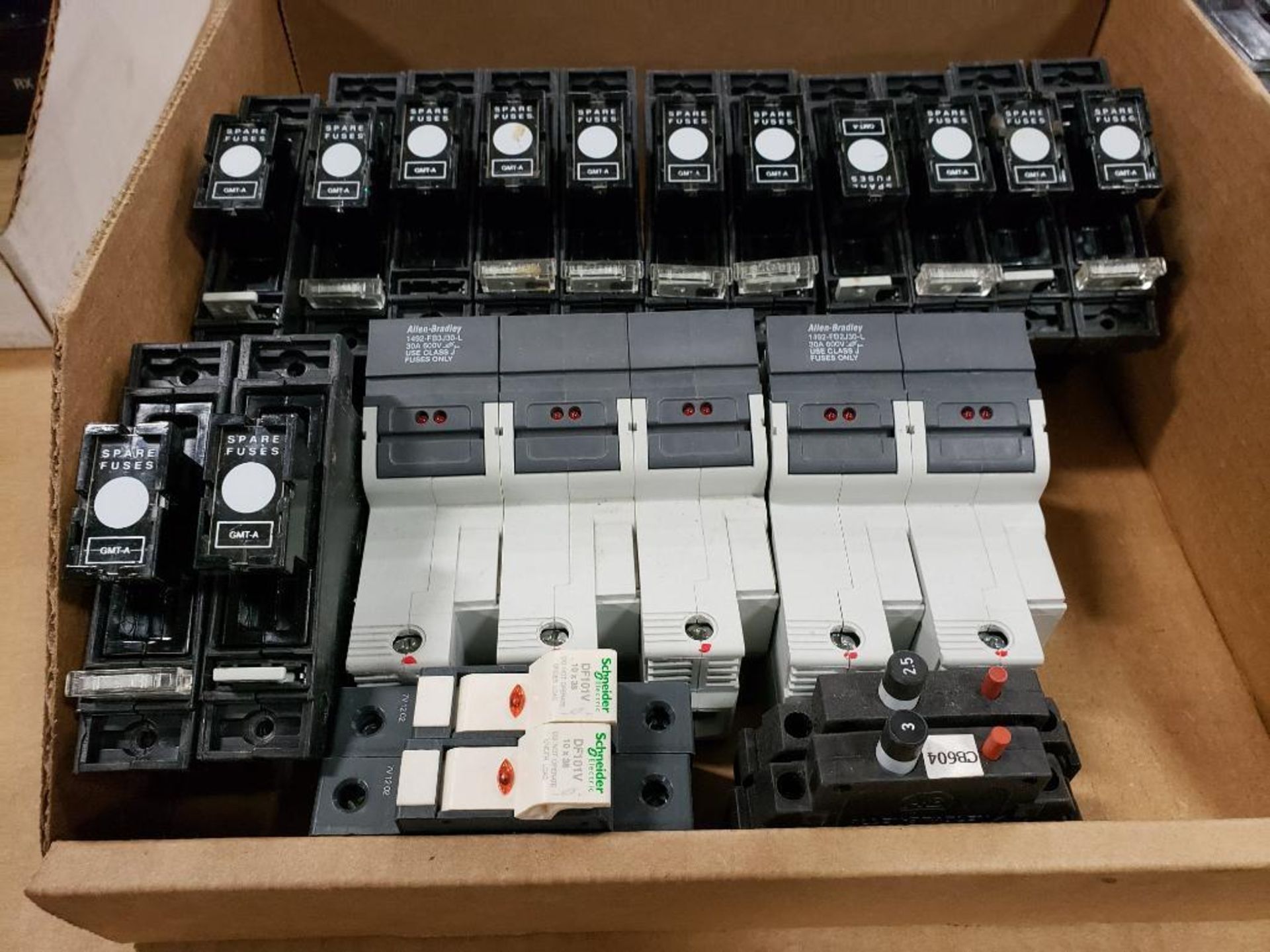Assorted electrical breakers, contactors. Siemens, Allen Bradley, Schneider. - Image 4 of 18
