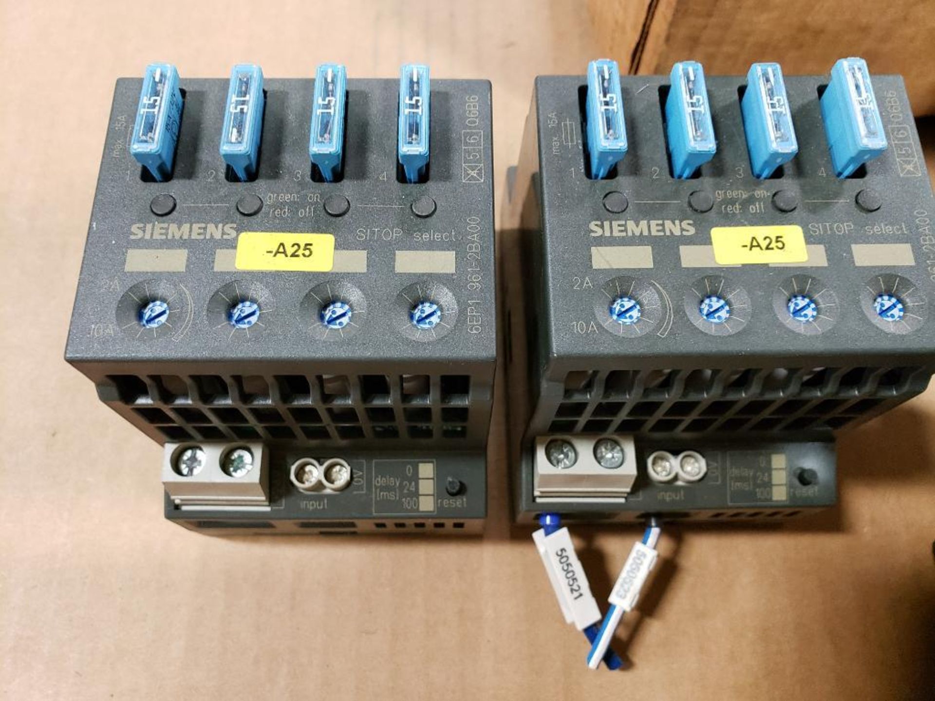 Assorted electrical breakers, contactors. Siemens, Allen Bradley, Schneider. - Image 8 of 18