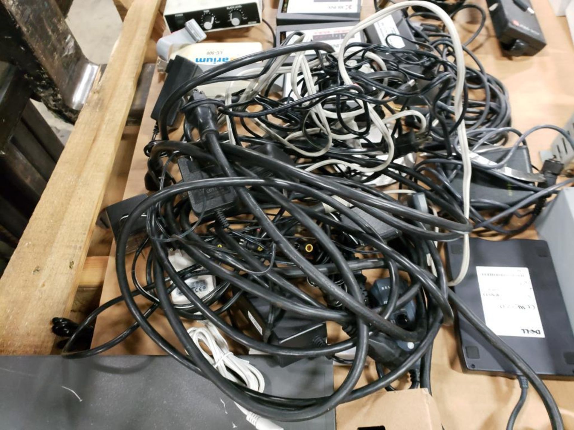 Pallet of assorted electrical. - Image 14 of 32