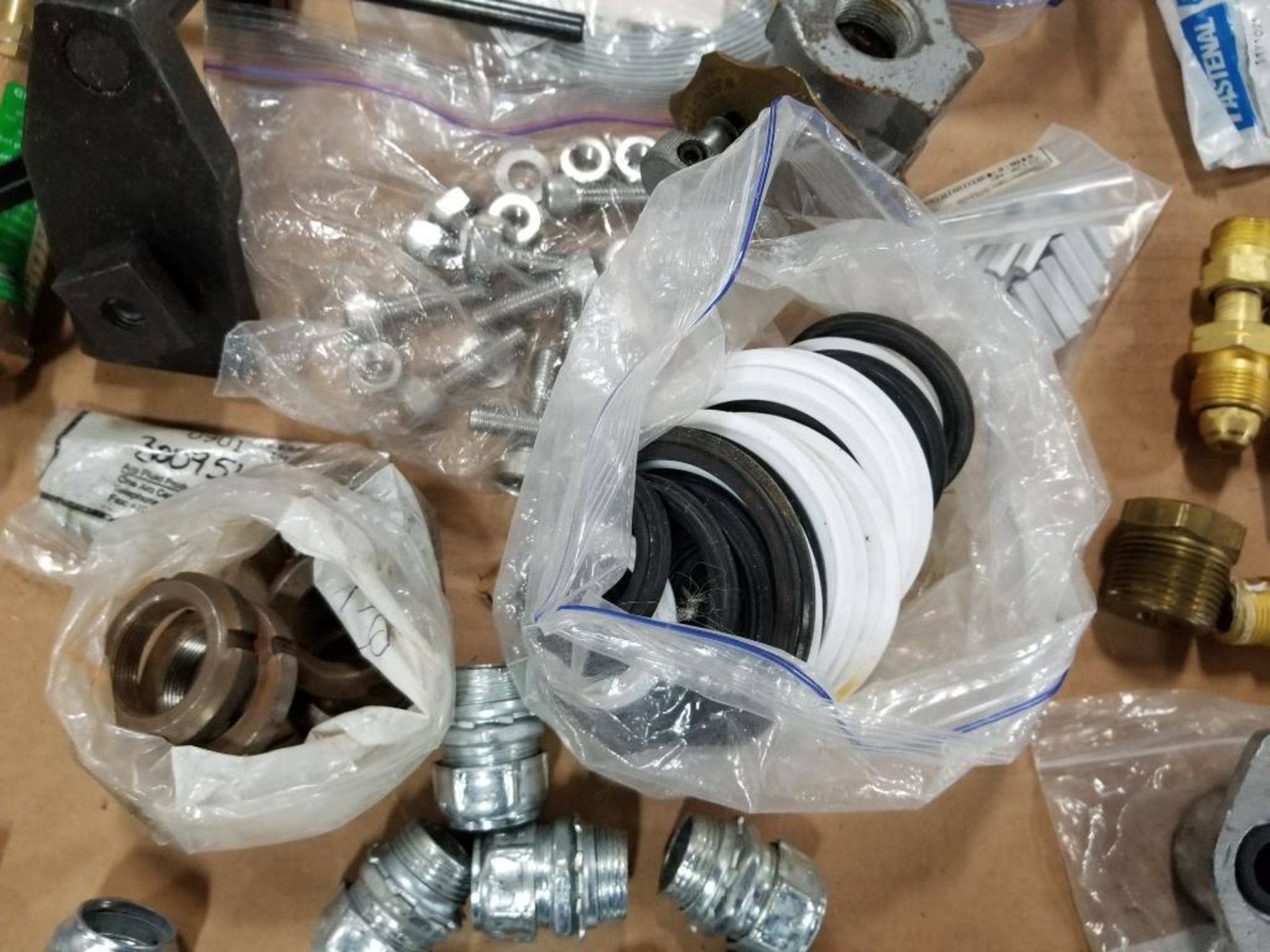 Pallet of flow control fittings, hardware. - Image 18 of 44