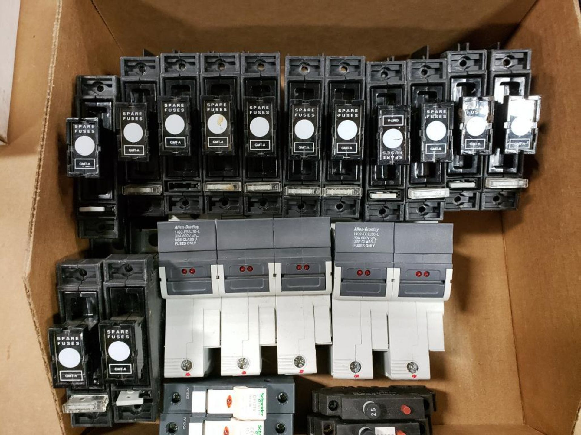 Assorted electrical breakers, contactors. Siemens, Allen Bradley, Schneider. - Image 6 of 18