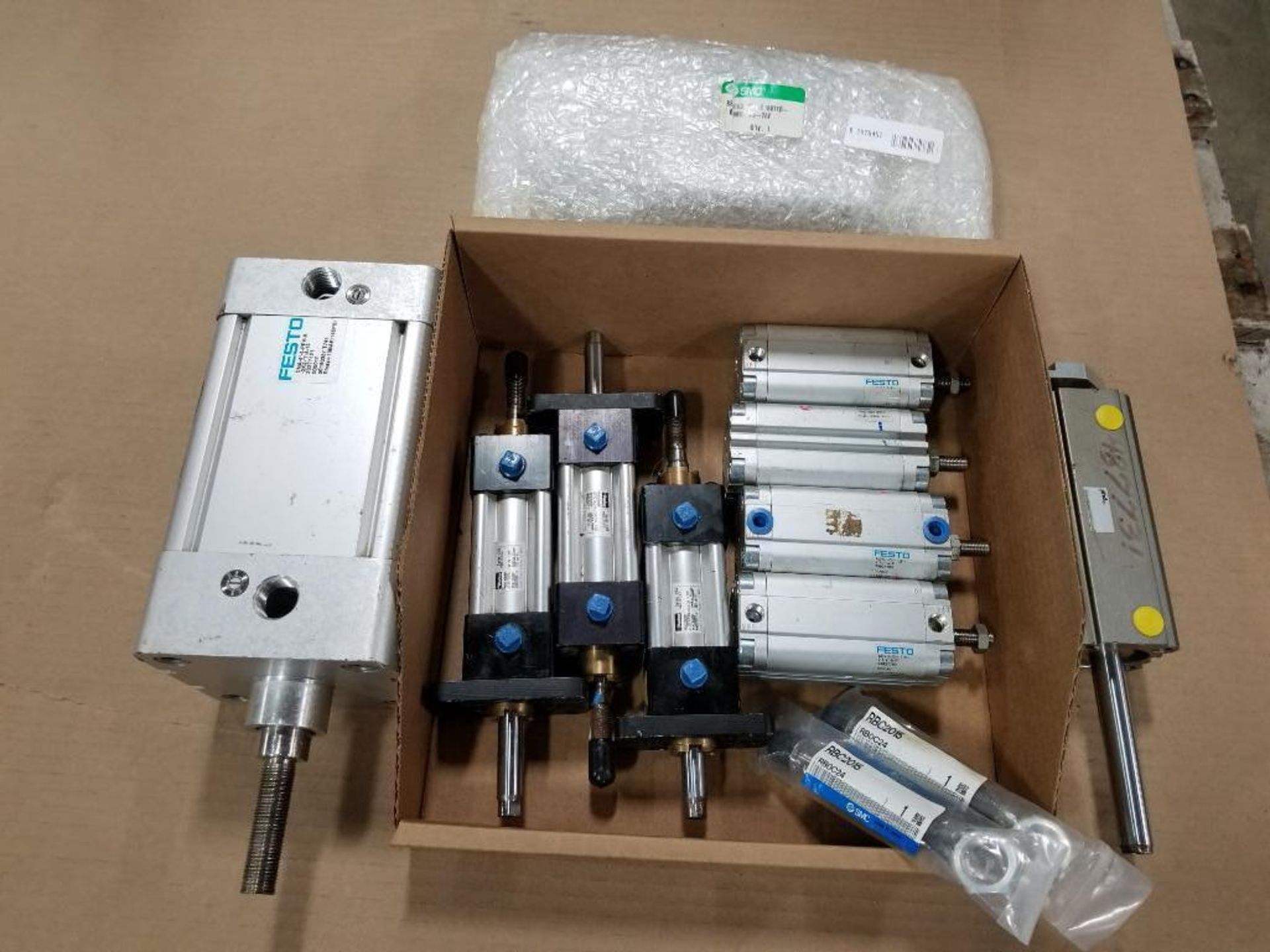 Assorted pneumatic cylinder. SMC, Parker, Festo. - Image 2 of 24