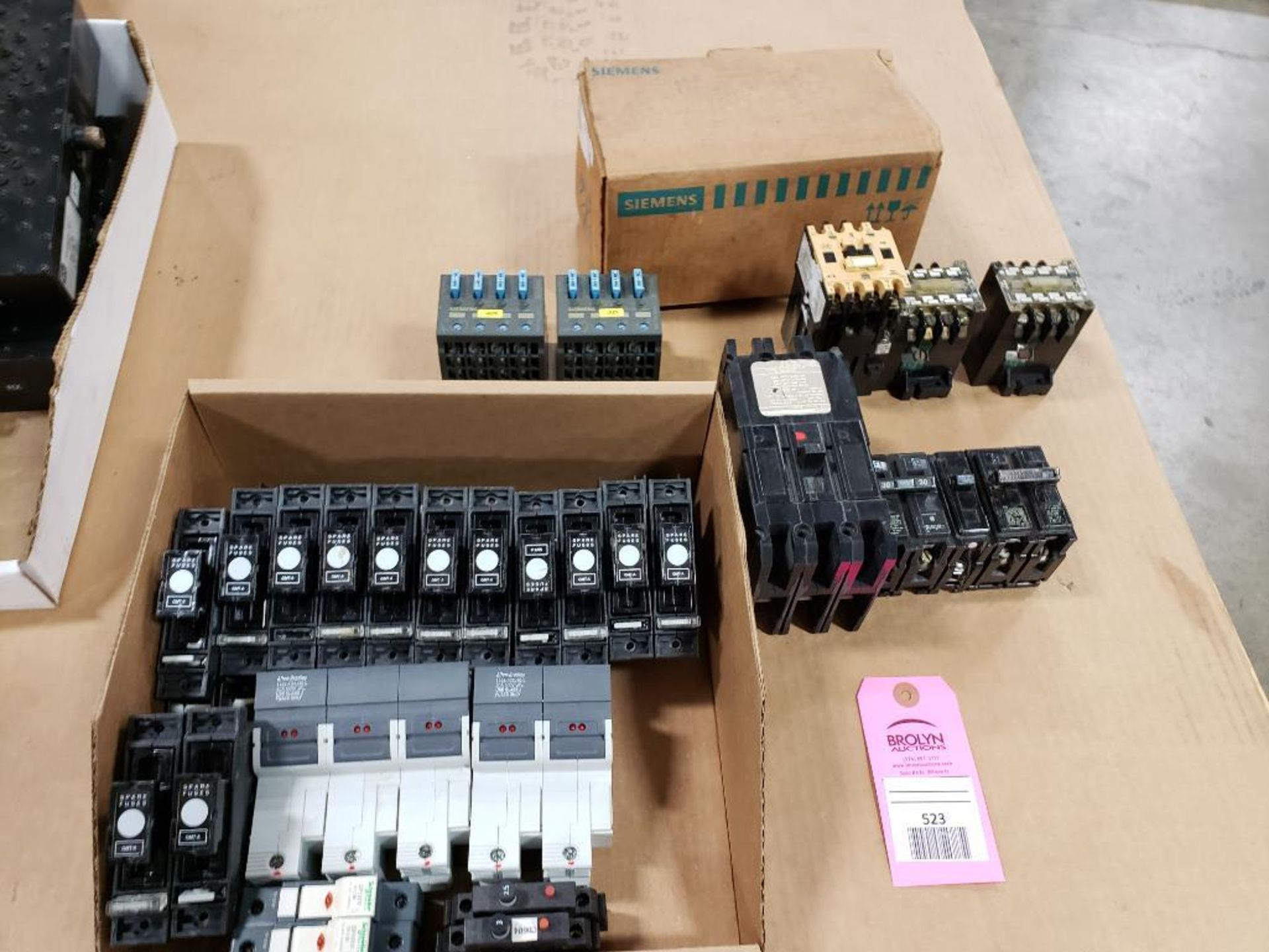 Assorted electrical breakers, contactors. Siemens, Allen Bradley, Schneider.