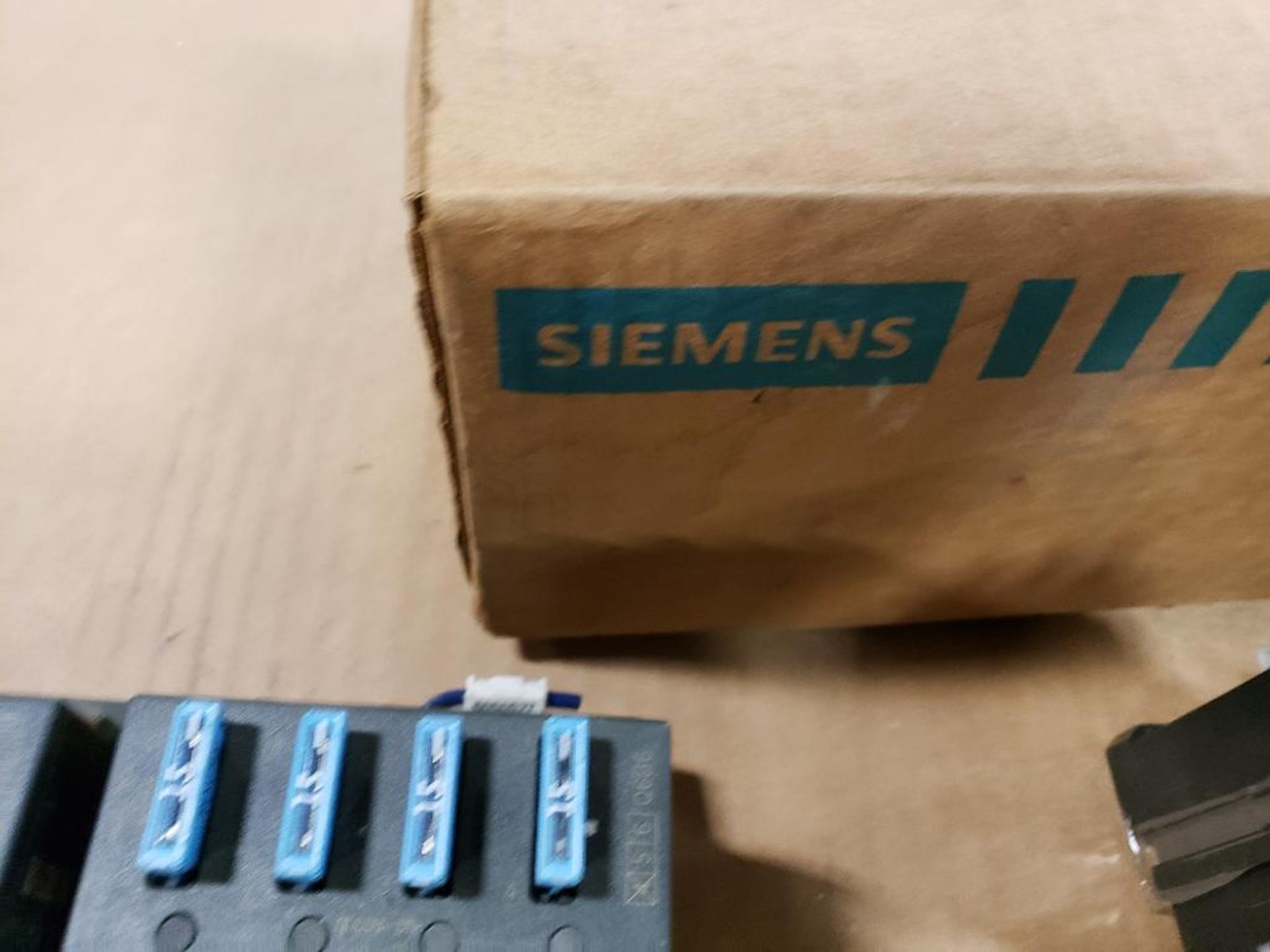 Assorted electrical breakers, contactors. Siemens, Allen Bradley, Schneider. - Image 13 of 18