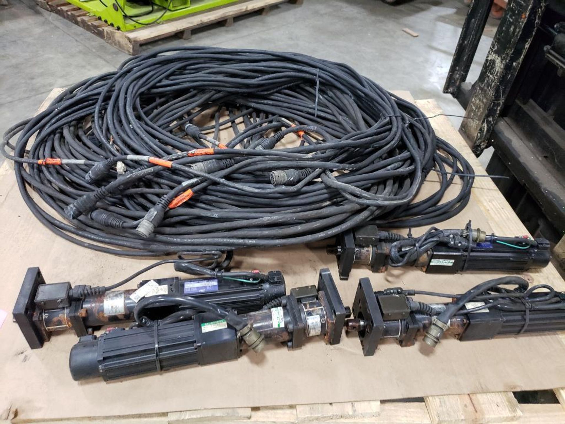 Qty 4 - FEC motorized nut runners NFT-202RM3-S and connection cords. 0.64Nm-Torque. - Image 15 of 16
