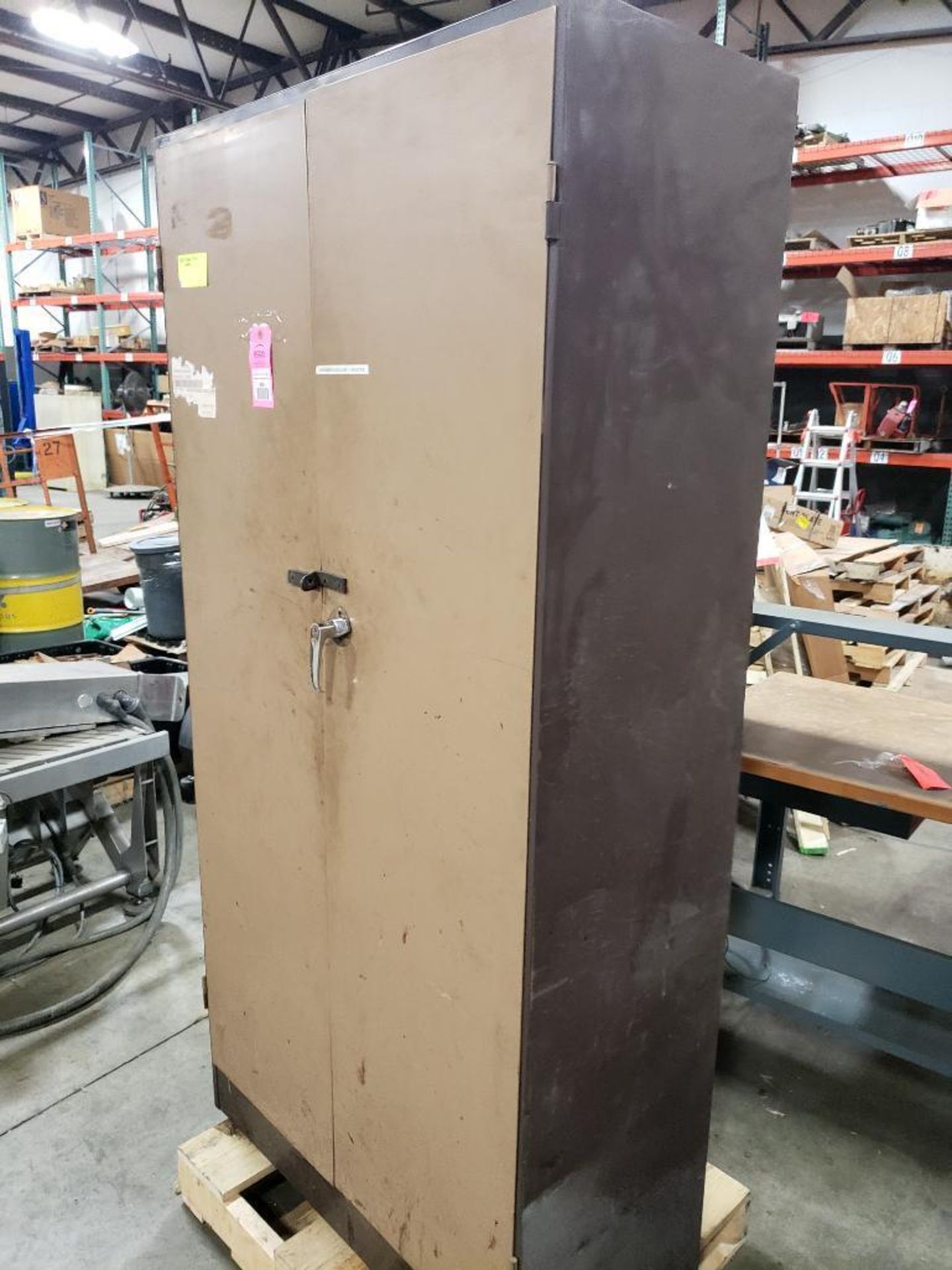 38x18x76 WxDxH metal, shop storage cabinet. - Image 2 of 5