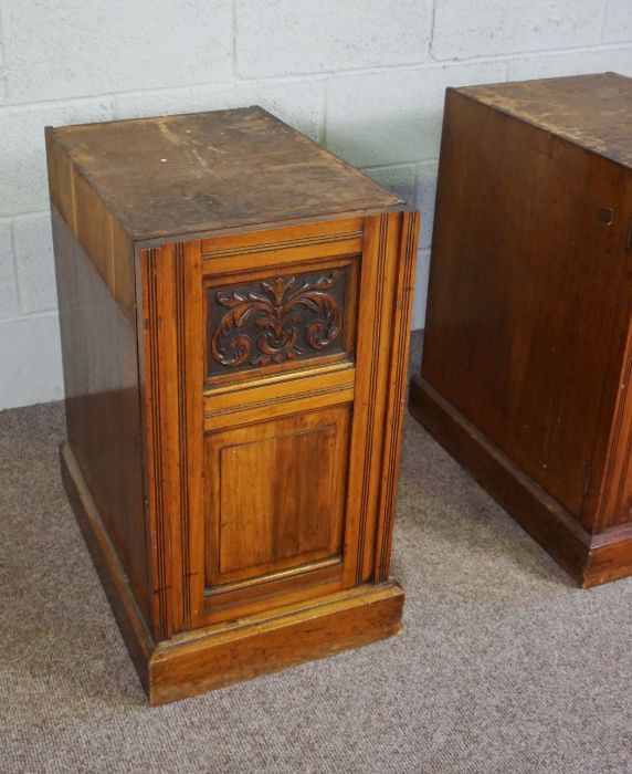 A pair of Edwardian desk pedestals, together with a table top vitrine cabinet (3) - Image 4 of 5