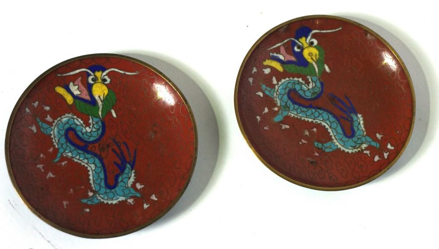 A set of seven assorted Japanese laquered saucers, Meiji period, decorated with Koi, River scenes - Bild 7 aus 10