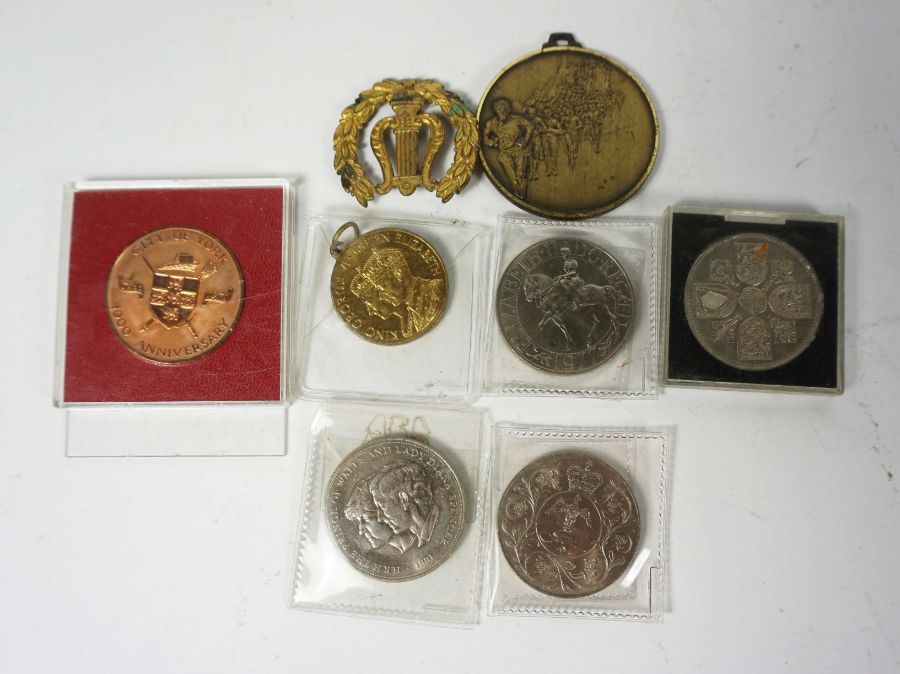 A large assortment of largely British denomination coinage and assorted collectible medals and other - Image 3 of 3