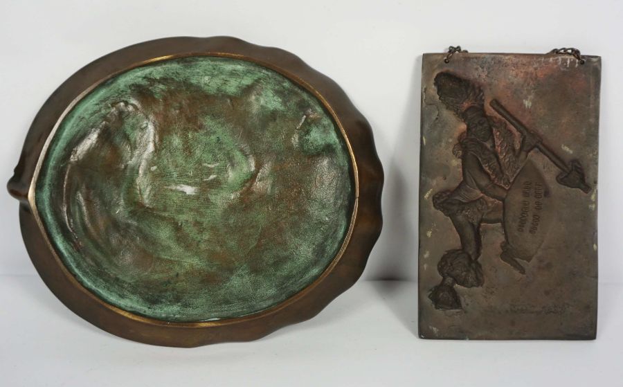 Maurice Osmond, French (1875 - ?),  An Art Deco Bronze Dish, depicting Pan and Syrinx, on a Lily - Image 2 of 5