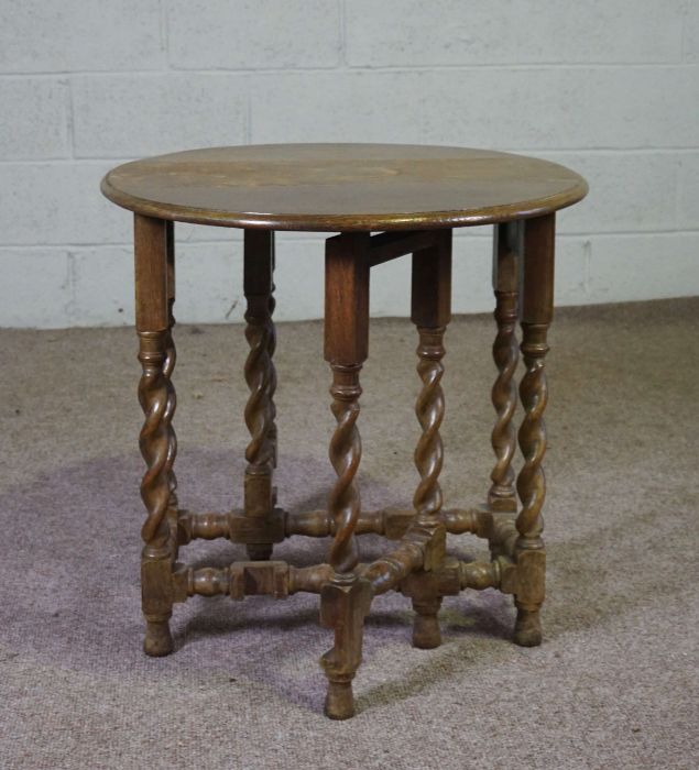 A small oak 17th century style gateleg table, 20th century, 66cm high, 80cm wide (open) - Image 2 of 3