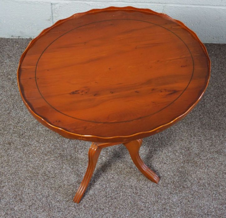 A small French style dressing stool, a reproduction yew veneered side table and a folding luggage - Image 5 of 7