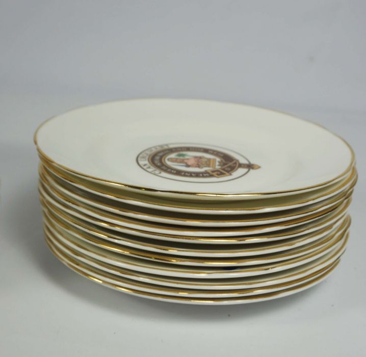 A set of Clan Urquhart crested table china, including 12 bowls, 12 large plates, 12 dessert - Image 6 of 7