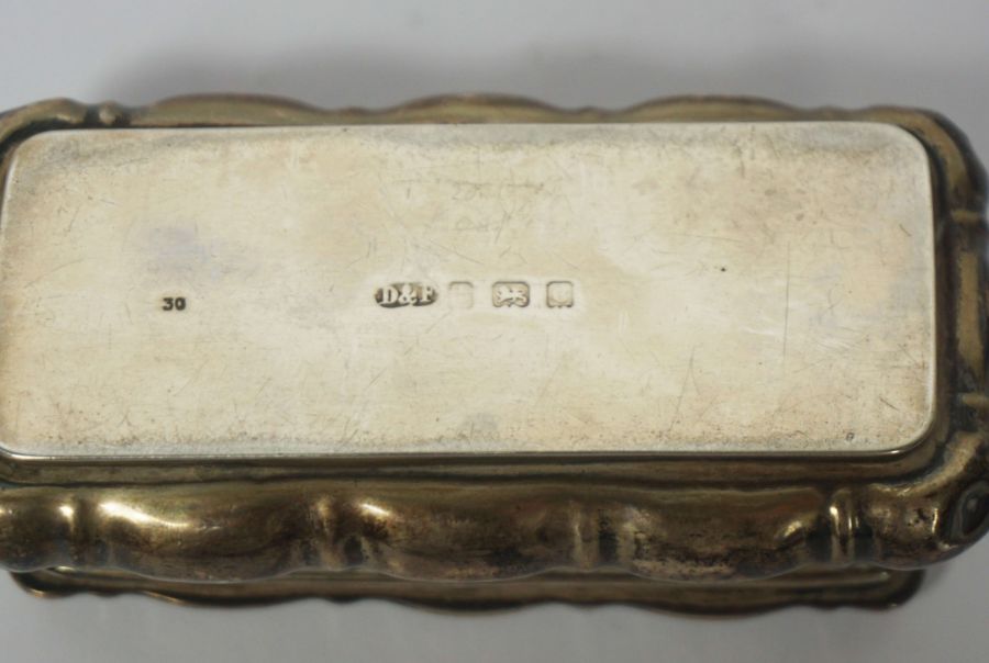 A small silver pin box, Birmingham 1902, 9 cm long; together with a Continental silver pin box, - Image 8 of 8