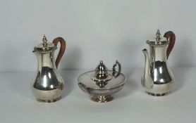 A silver bachelors Queen Anne style coffee pot and hot water jug, London 1938/39, makers mark