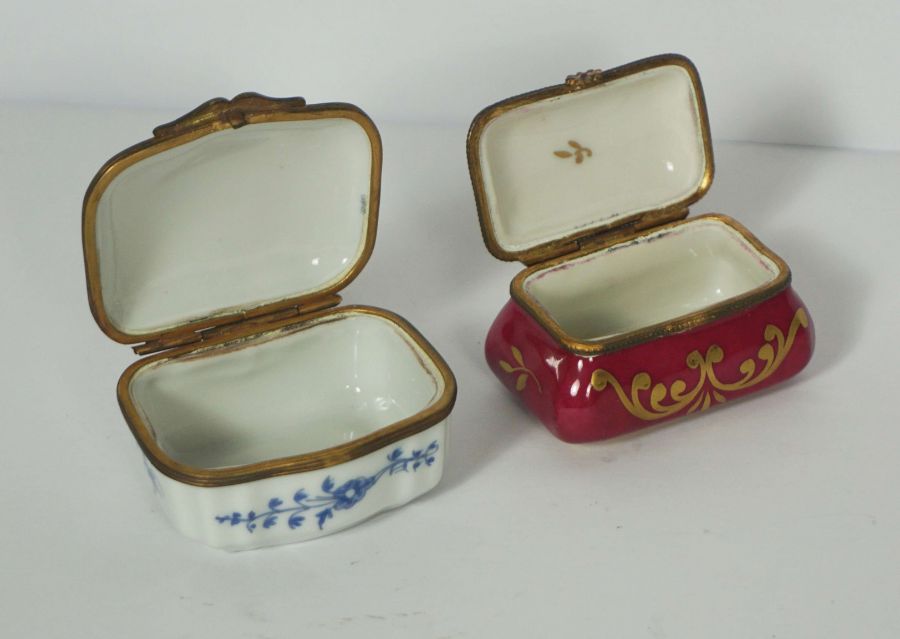 A selection of assorted ceramics and glass, including a Limoges porcelain tray, decorated with an - Image 6 of 7