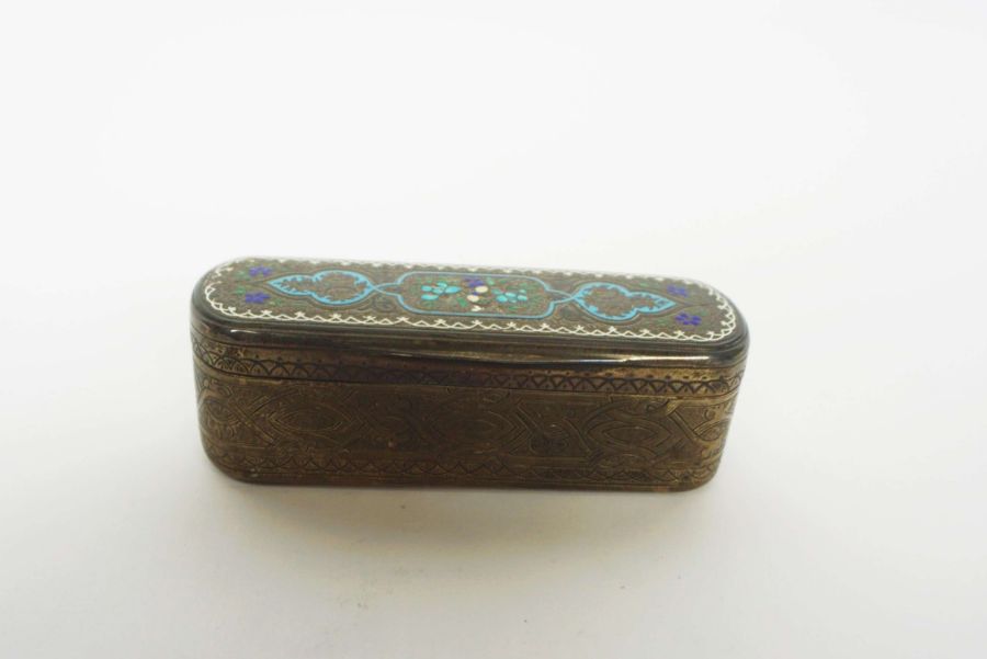 A small silver pin box, Birmingham 1902, 9 cm long; together with a Continental silver pin box, - Image 2 of 8