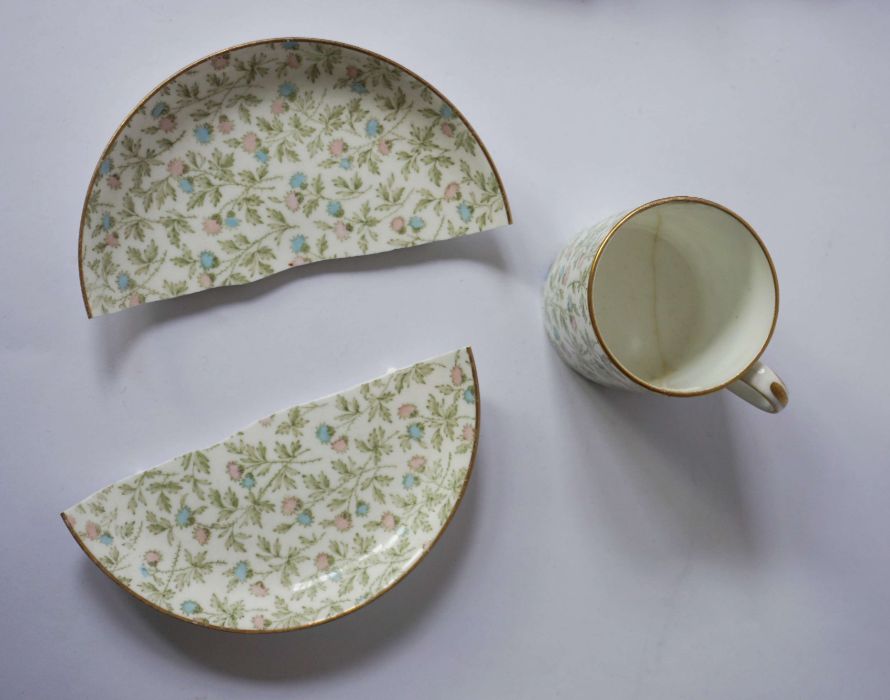 A Wedgwood coffee service, including a tray, four coffee cans and saucers, a cream jug and sugar - Image 5 of 7