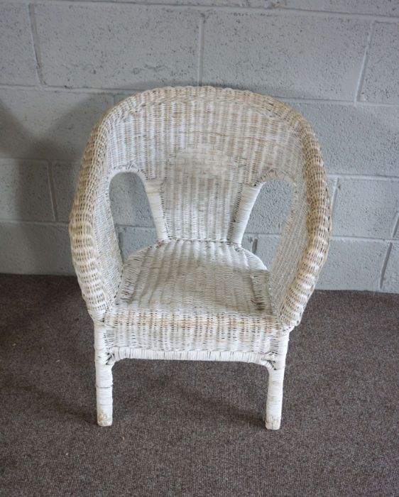 A set of five painted wicker Colonial style garden room armchairs (5) - Image 3 of 8