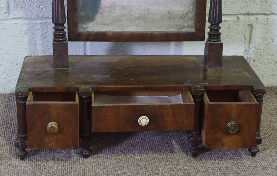 A mahogany dressing table mirror, 19th century, with box plateau base and three drawers, 70cm - Image 2 of 3