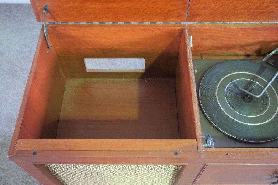 A mahogany veneered radiogram & record player, Garrard, circa 1970, 78cm high, 128cm wide - Image 4 of 8