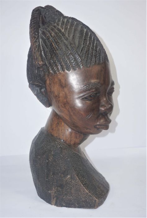 A large African hardwood portrait bust of an 'African Princess', 62cm high, bought by the vendor - Image 4 of 5