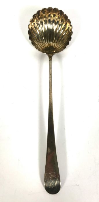 A George III silver soup ladle, hallmarked London 1780, TW?, with scalloped bowl, 35cm long, 175g - Image 2 of 5