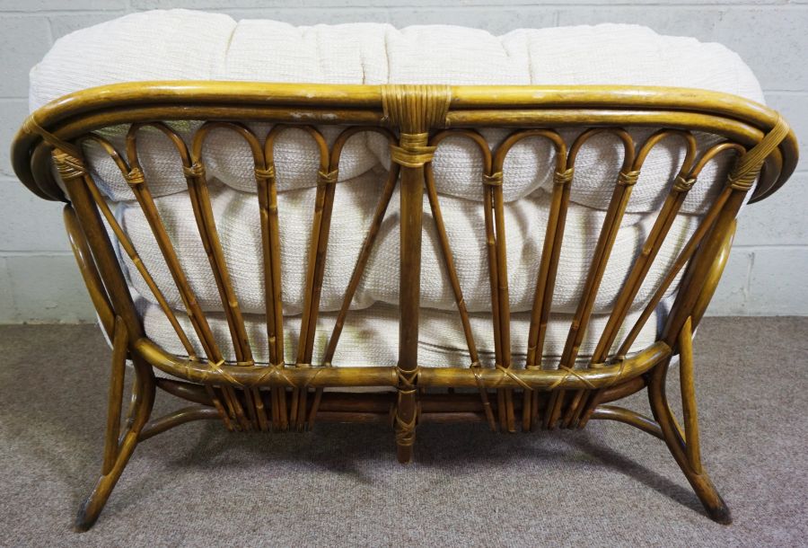 A modern Wicker colonial style settee, with cushioned back, 120cm long - Image 5 of 5