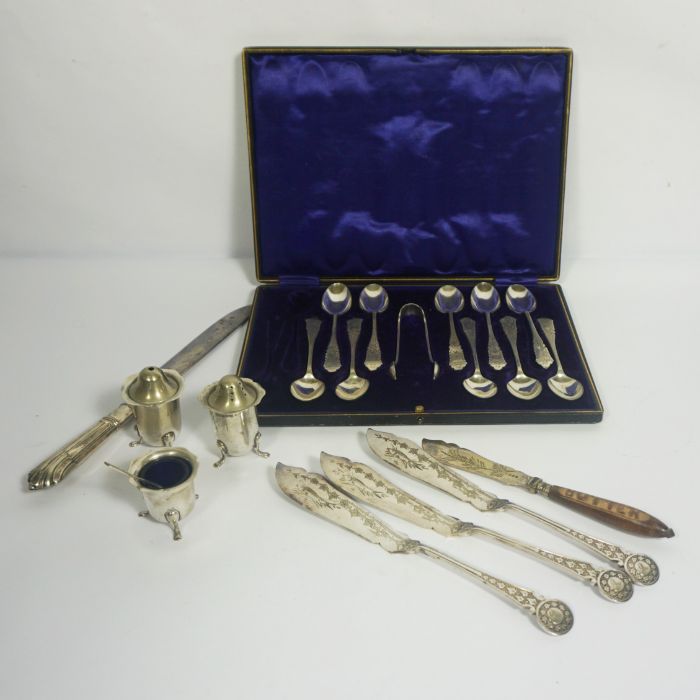 A group of assorted costume jewellery in a small case; together with vintage penny coins, and a - Image 10 of 13