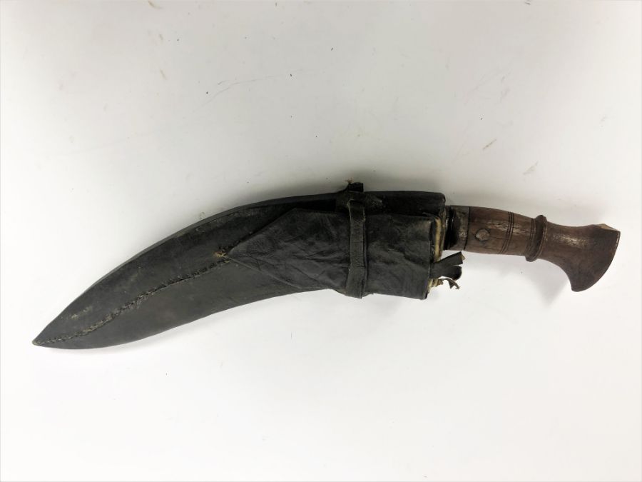 Battle of Britain Interest: A WWII bayonet and leather scabbard, stamped 2592W, 37cm long (this - Image 3 of 7