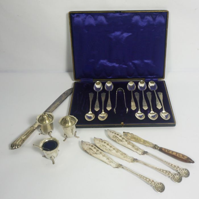 A group of assorted costume jewellery in a small case; together with vintage penny coins, and a - Image 11 of 13