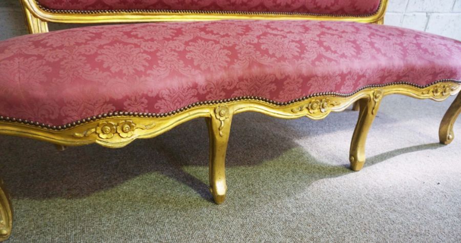 A George III style giltwood framed settee (or Canape), 20th century revival, with an arched - Image 4 of 6