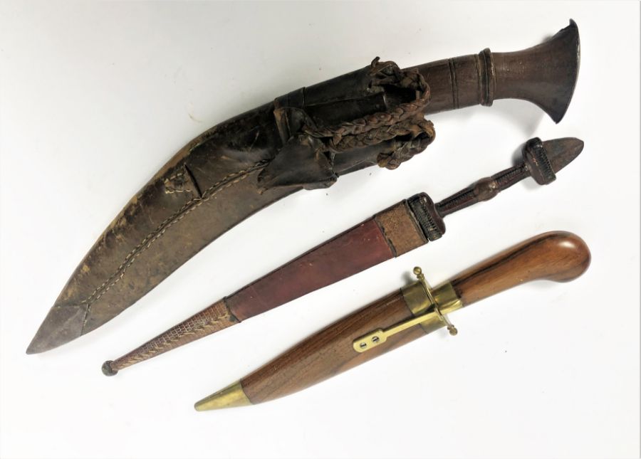 Battle of Britain Interest: A WWII bayonet and leather scabbard, stamped 2592W, 37cm long (this - Image 5 of 7