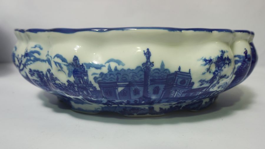 A large Victorian style wash basin and ewer with blue and white classical decoration, bowl 40cm - Image 4 of 8