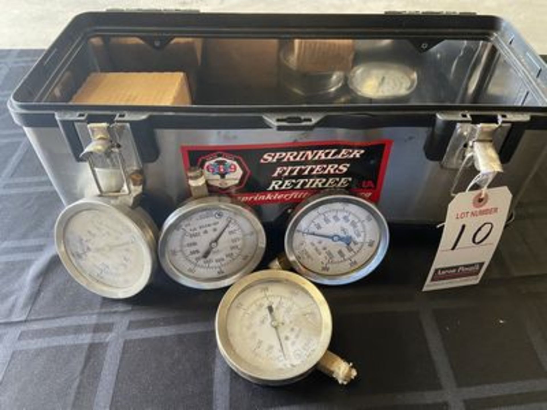 ASS'T PRESSURE GAGES W/ S.S. TOOLBOX