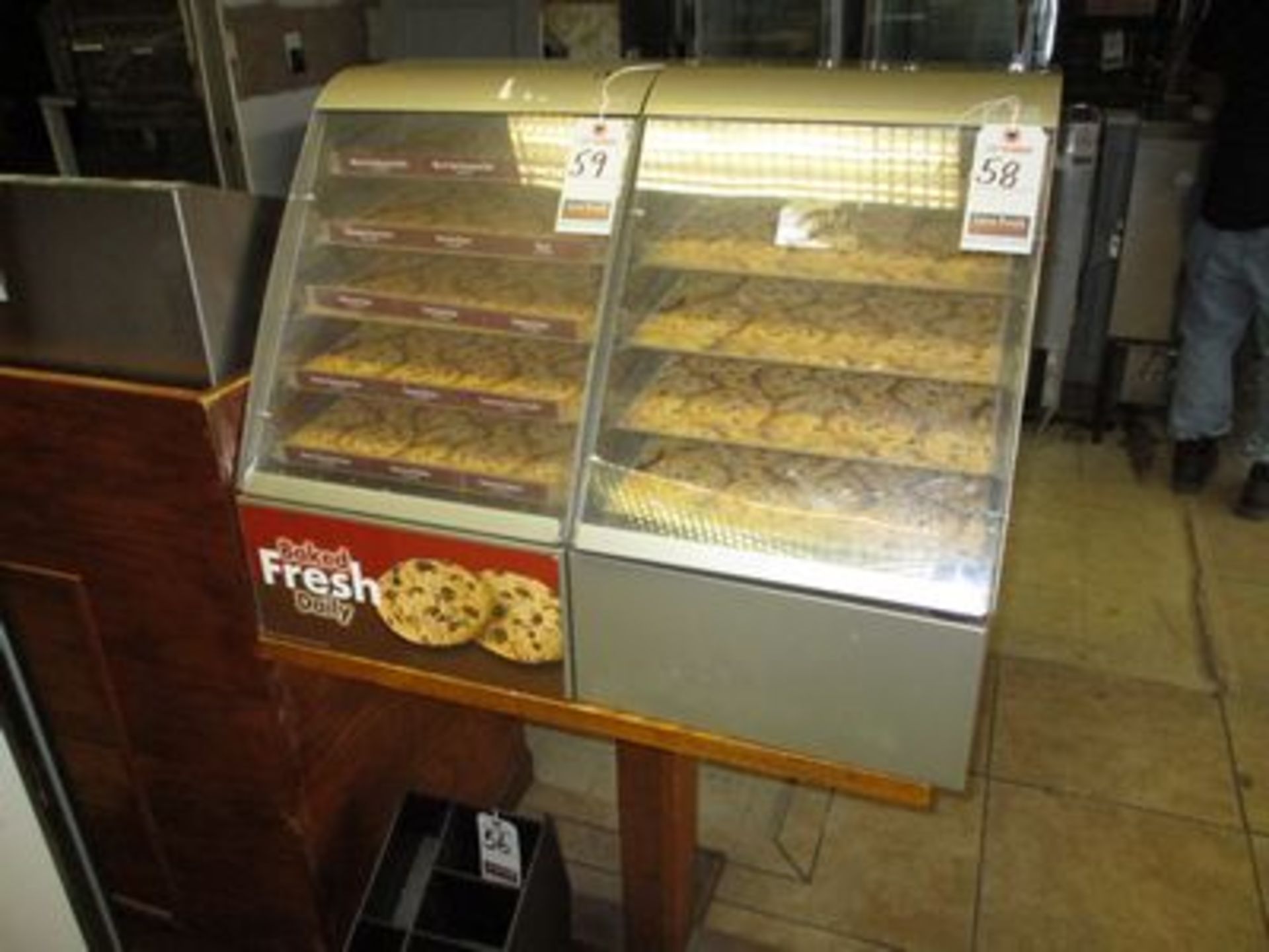 NEMCO 5-TIER METAL & POLY. COOKIE MERCHANDISER DISPLAY CASE