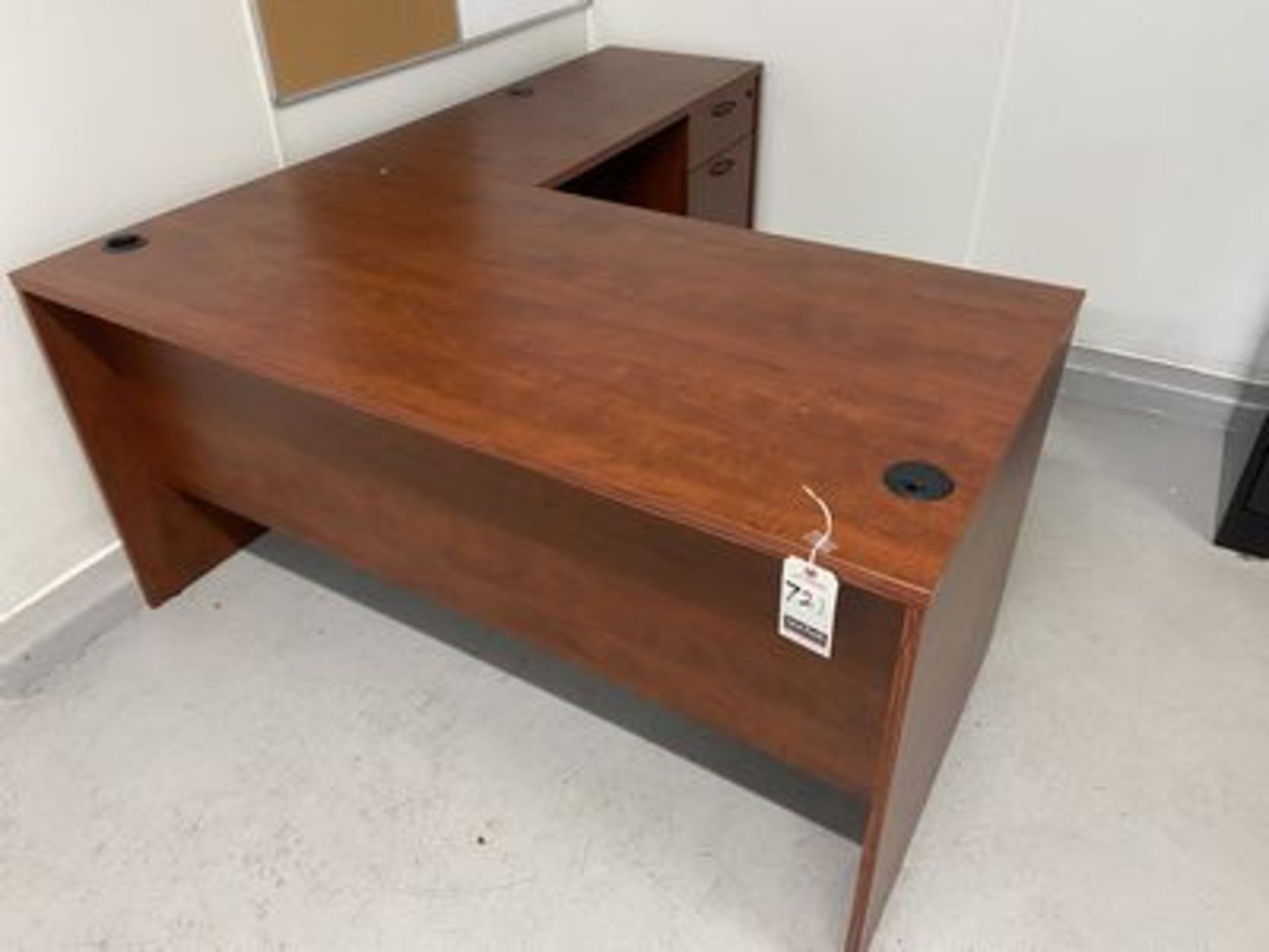 OFFICE STAR 5'X6' L-SHAPED EXEC. DESK