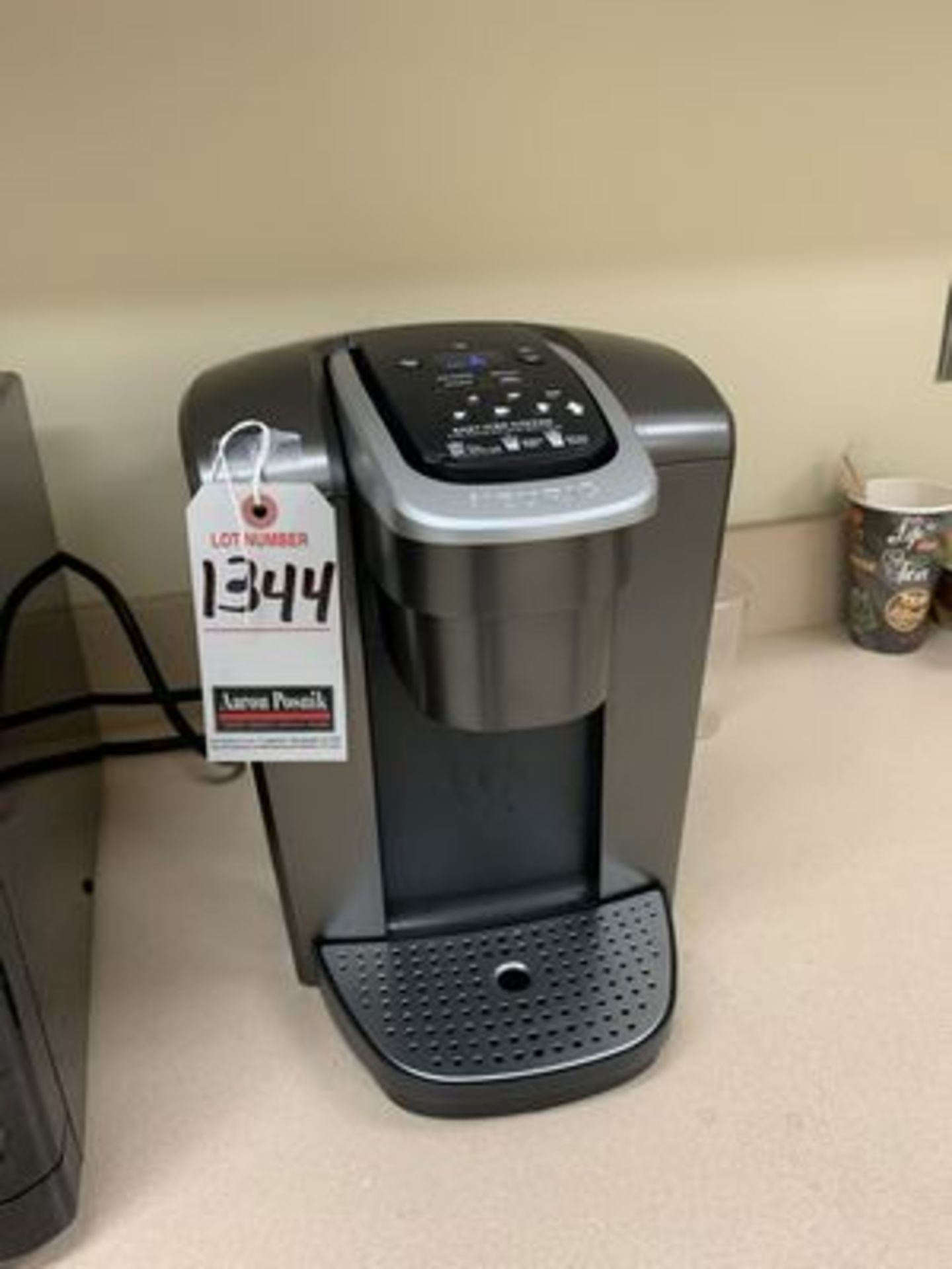 KEURIG COFFEE BREWER