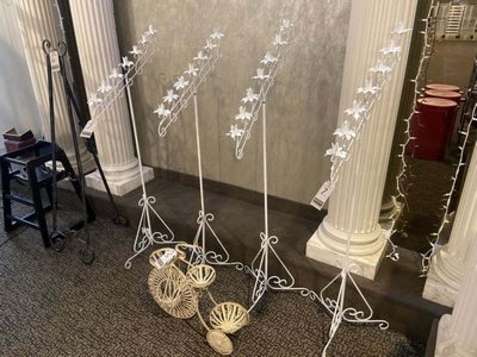 5' PED. METAL 7-LIGHT DECORATION STANDS